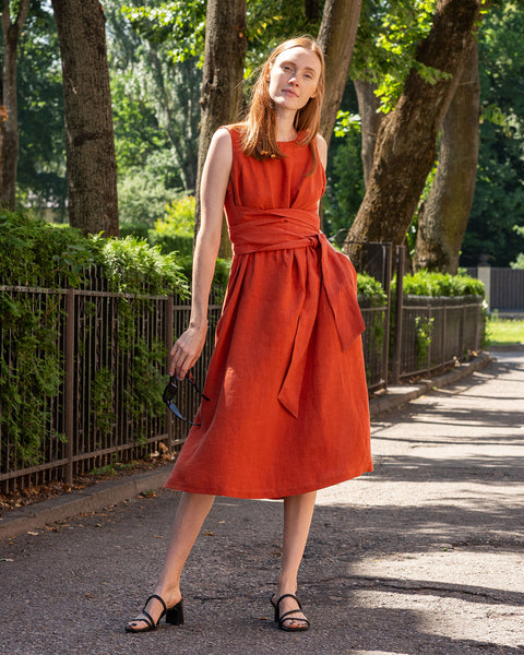 Sleeveless Obi Wrap Dress Hailey in cinnamon red