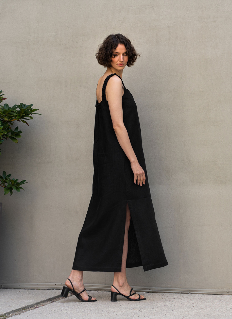 Natural Linen Dresses: Smock, Midi & Wrap Styles | MENIQUE Natural Linen Dresses: Smock, Midi & Wrap Styles | MENIQUE