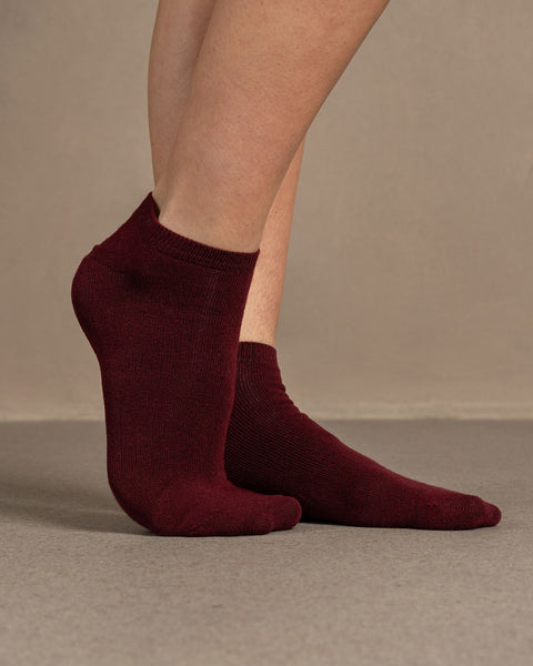 Women’s Ankle Bamboo Socks in royal cherry