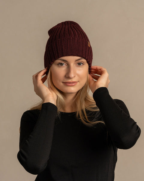 Women&#39;s Ribbed Beanie Knitted Merino Royal Cherry