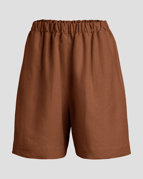 Linen Bermuda shorts with pockets.