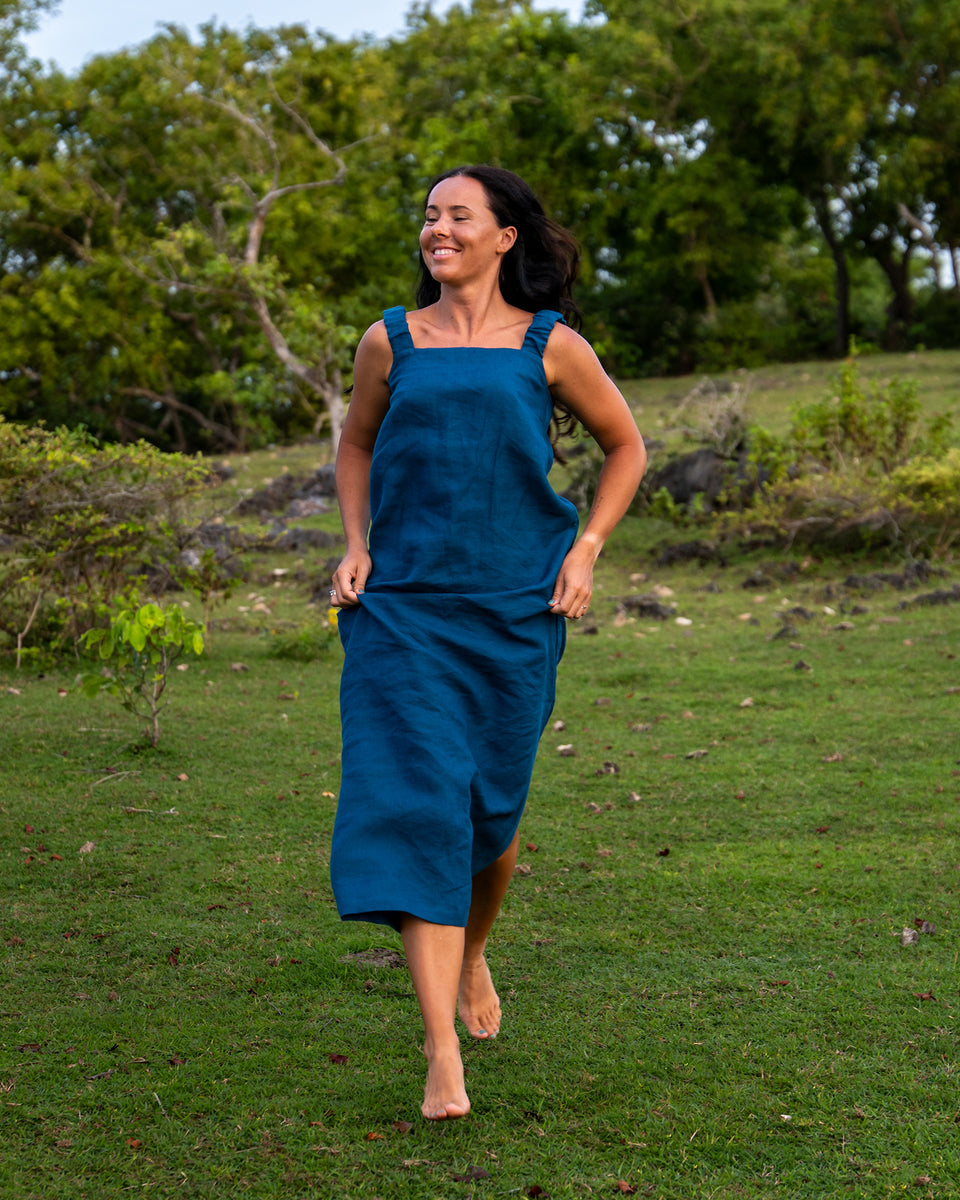 Maxi Linen Summer Dress with Open Back menique - MENIQUE Maxi Linen Summer Dress with Open Back menique - MENIQUE