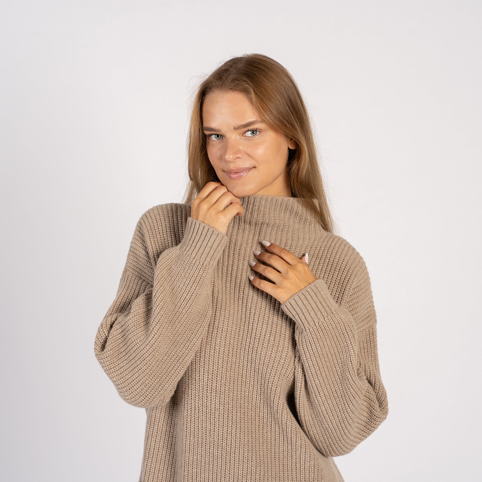 Relaxed Cashmere Sweater NOA ❤️ menique - MENIQUE