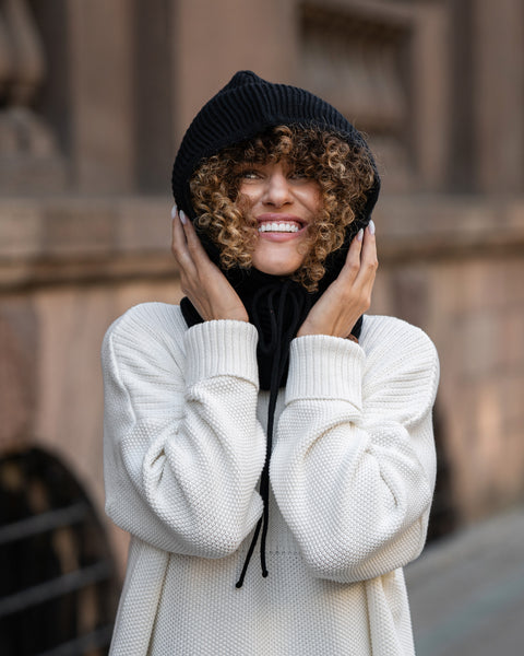 Women&#39;s Knit Merino Hood Balaclava in Black