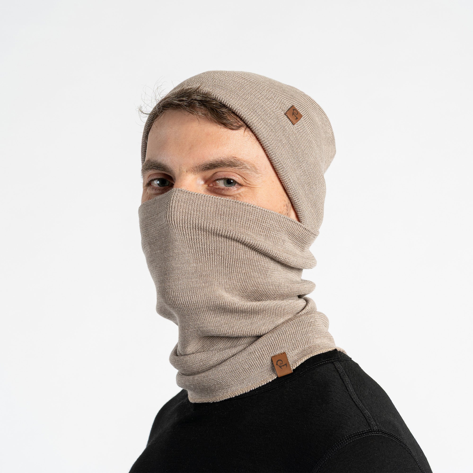 LightBeanie_Gaiter-Set-