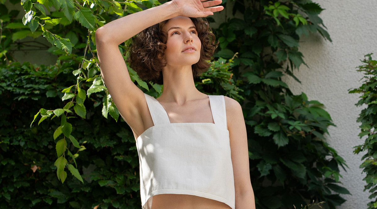 Solange Tropical Linen Bustier Top – Artistic Minimalist Crop