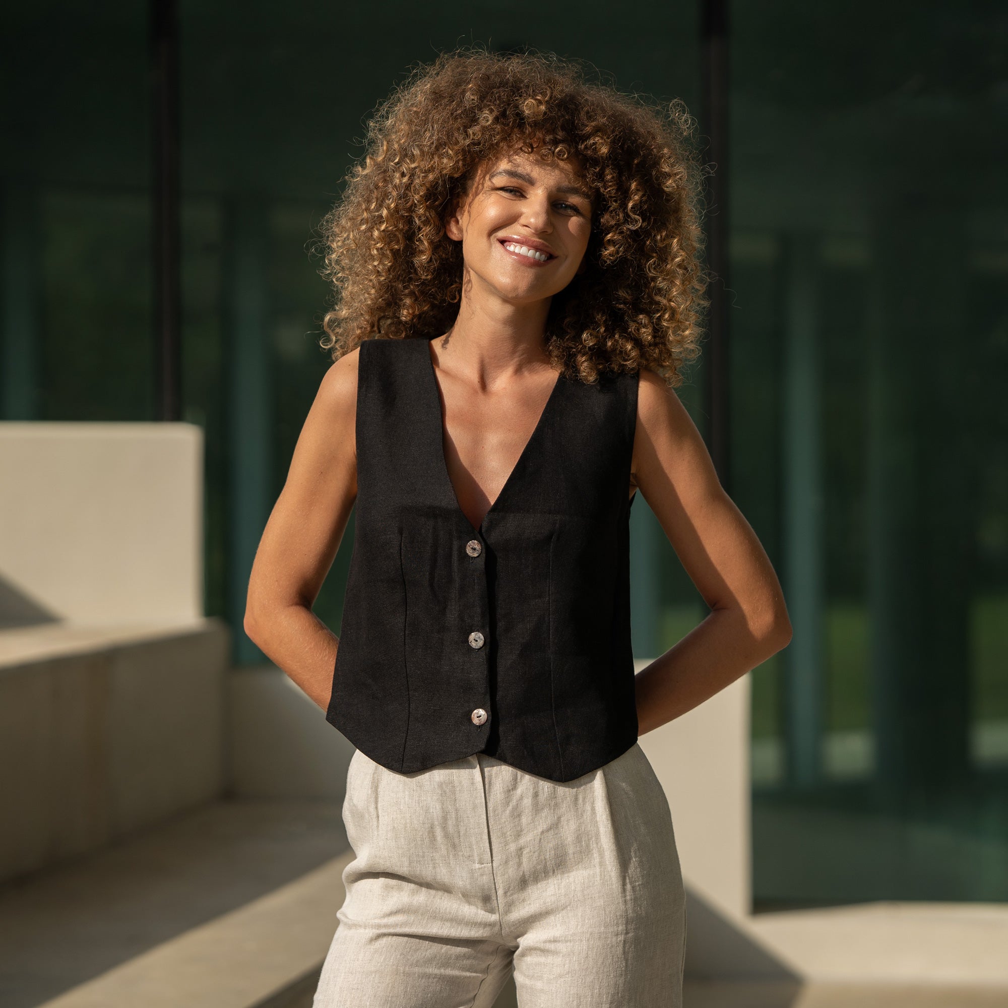 Linen-Vest-Ava-Black_2.jpg?