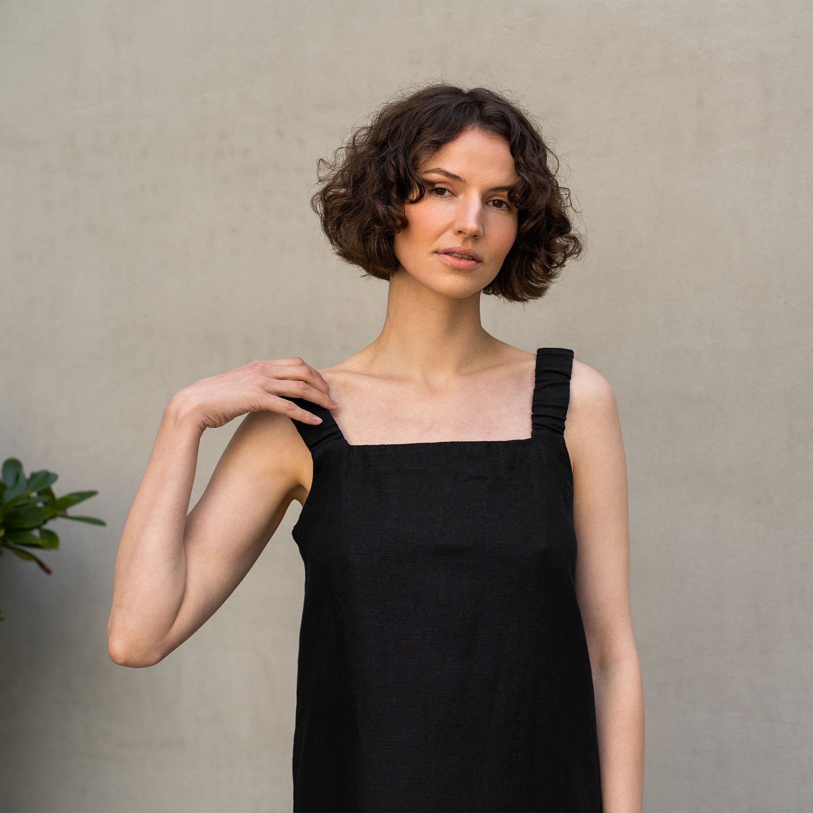 Sustainable Linen Clothing for Tall Women | MENIQUE Sustainable Linen Clothing for Tall Women | MENIQUE