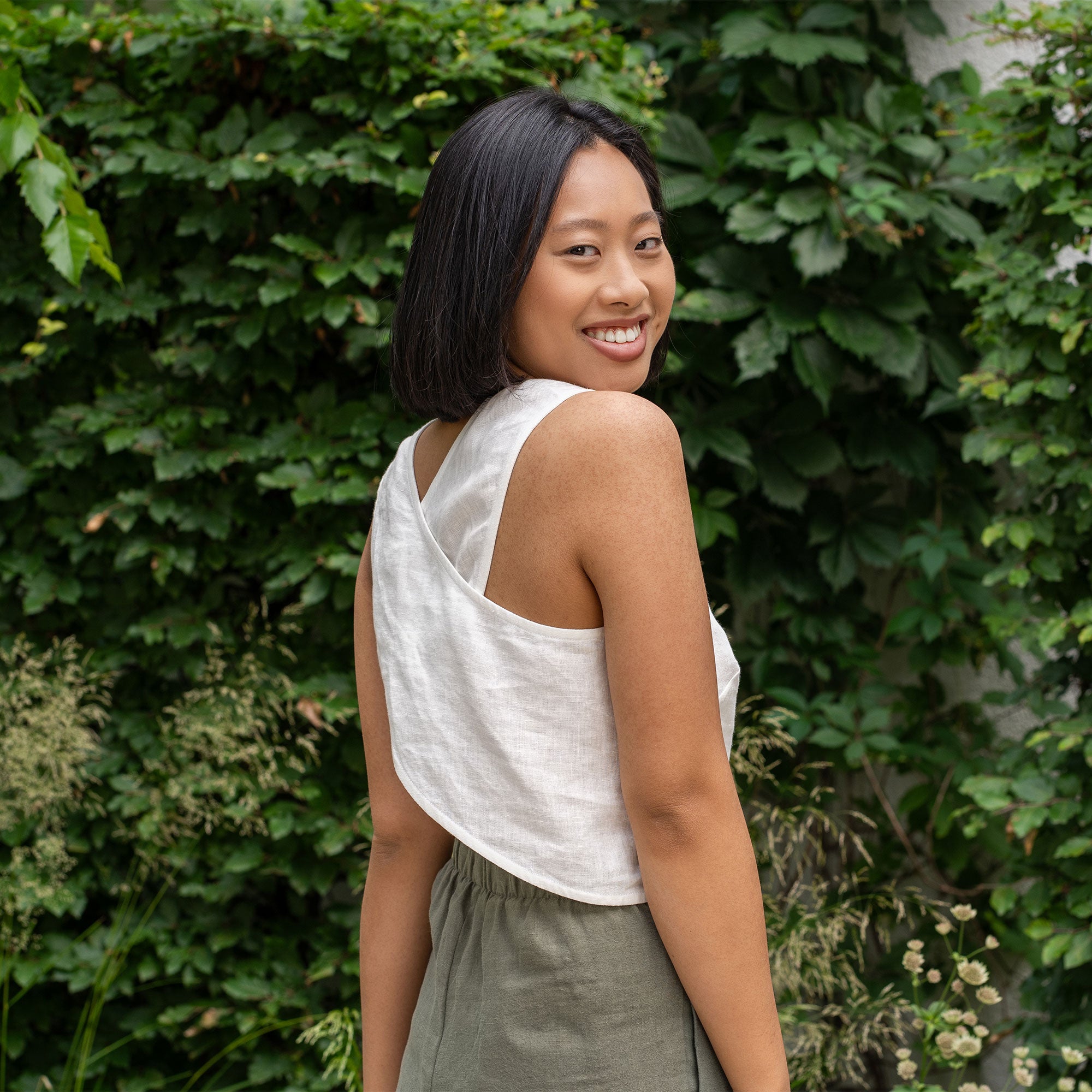 トップス BEEDEN PRINT BACK OPEN CAMISOLE Open Back Linen Crop Top Serena❤️ menique - MENIQUE