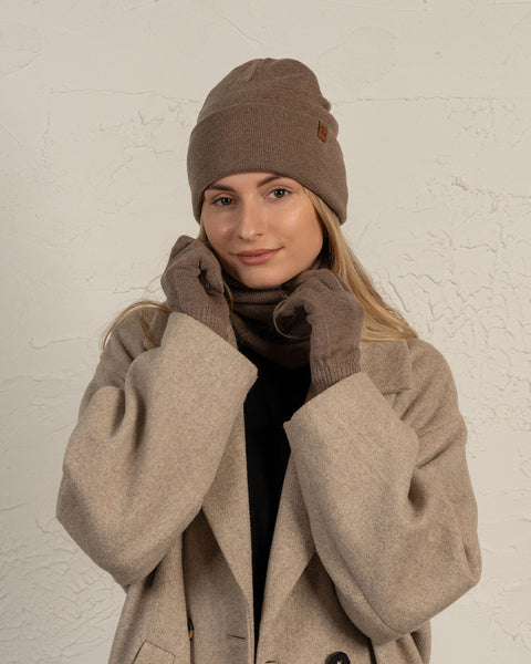 Women&#39;s Knitted Beanie, Gaiter &amp; Gloves 3-Piece Set brown