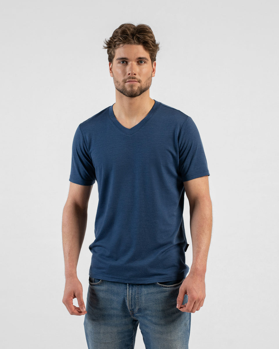 mens dress t shirt Men's Crew Neck T-Shirt 3pk slim and athletic men above 62 How to Wear a T-Shirt:
