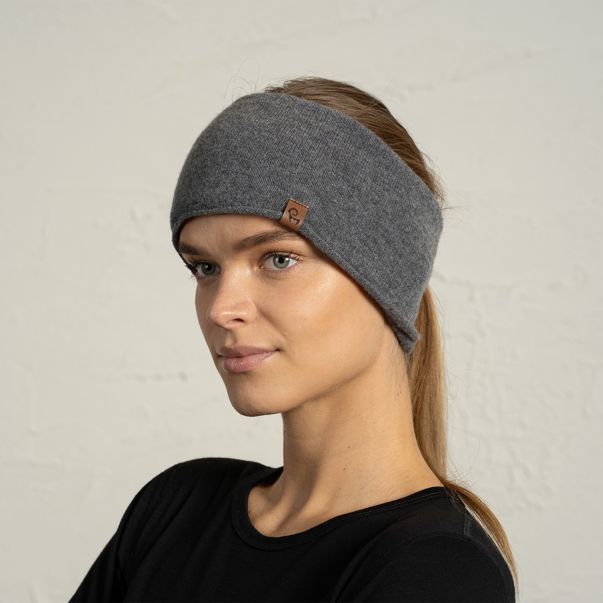 Women's Cashmere Knit Snood Scarf ❤️ menique - MENIQUE