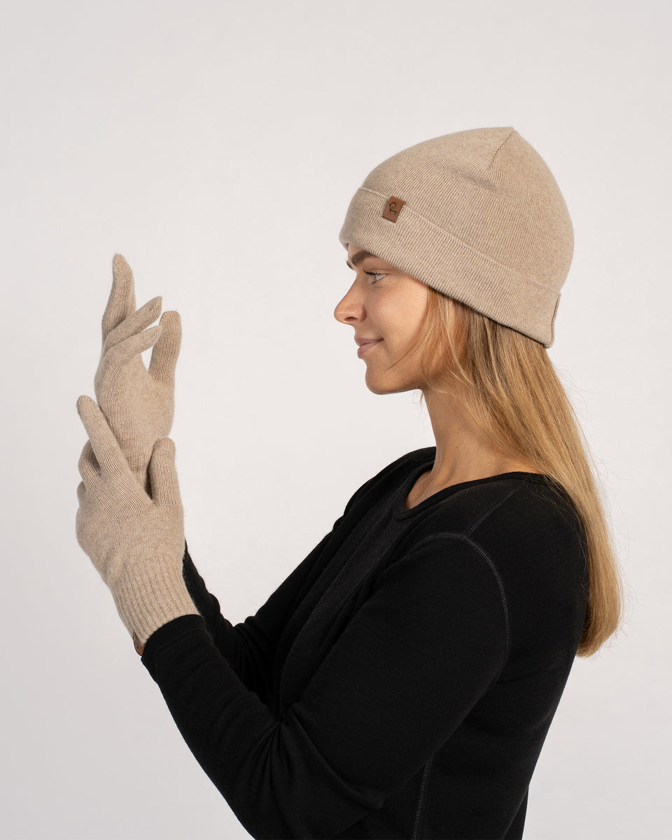 Women_s-Cashmere-Beanie_Short-  display picture 3